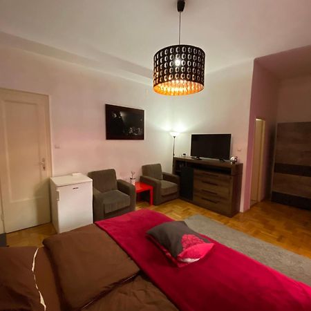 Monolit Budapest Center Guesthouse מראה חיצוני תמונה
