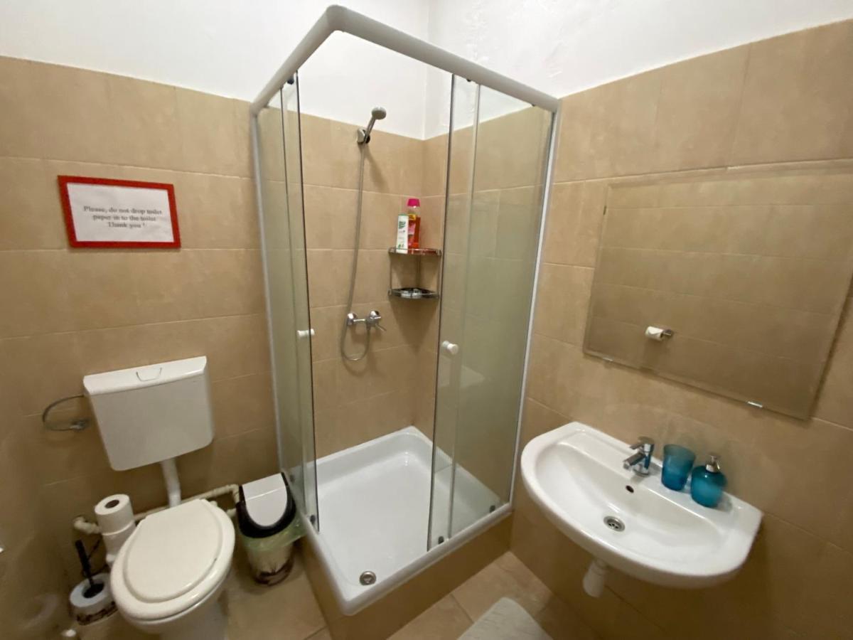 Monolit Budapest Center Guesthouse מראה חיצוני תמונה